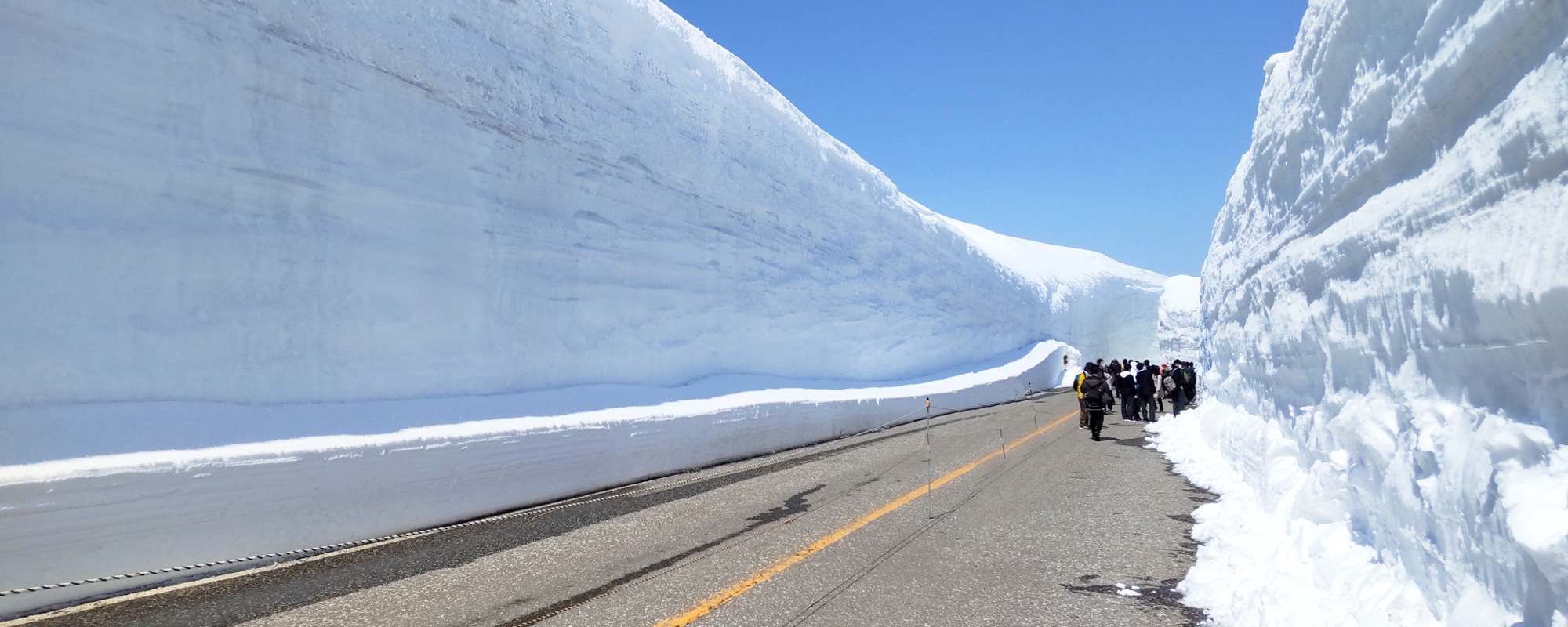 室堂平・雪の大谷