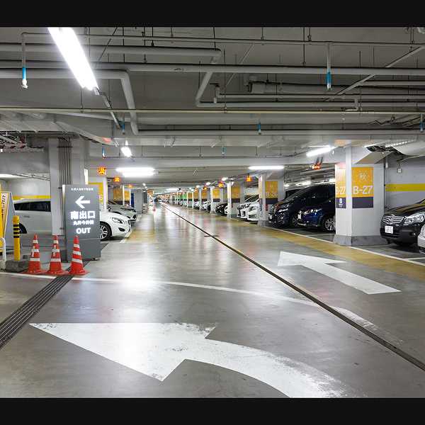 大通公園 駐車場