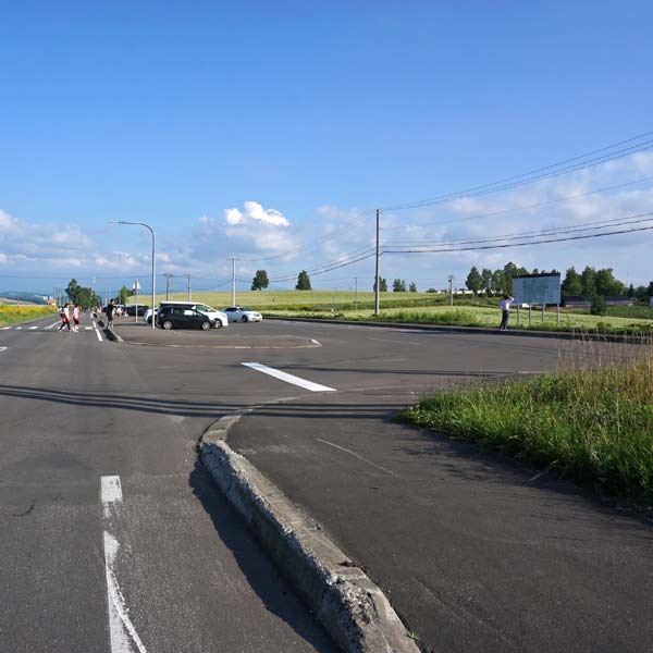 ケンとメリーの木 駐車場
