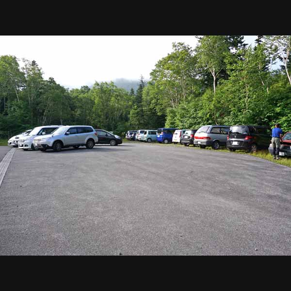 愛山渓登山口 駐車場
