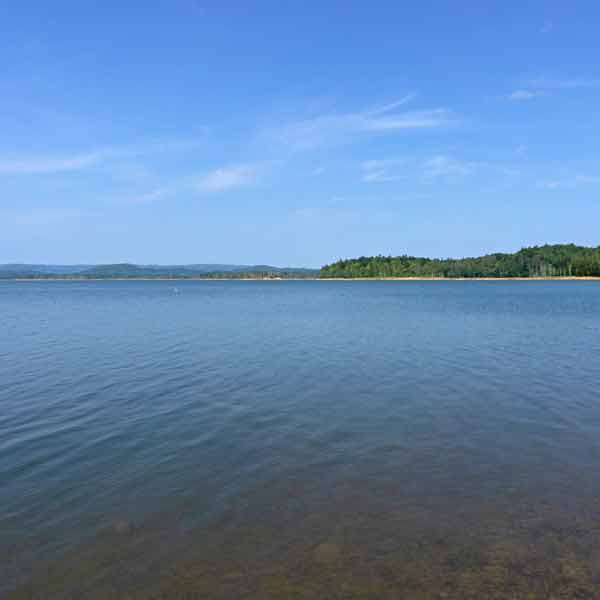 朱鞠内湖