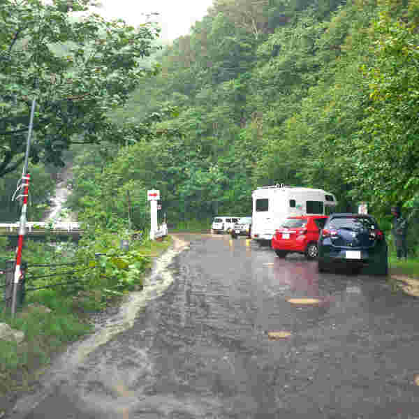 カムイワッカ湯の滝駐車場