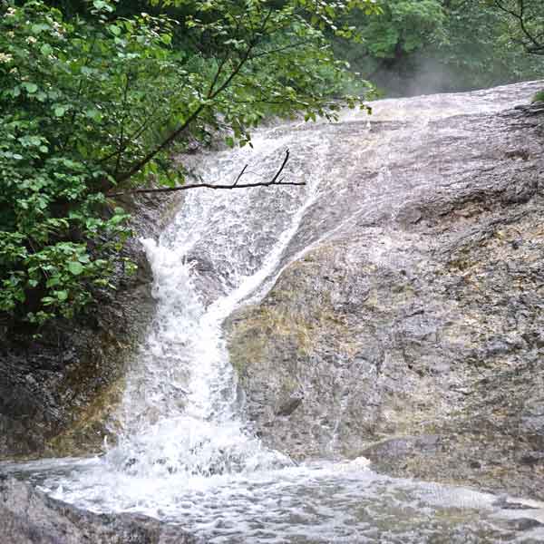 カムイワッカ湯の滝