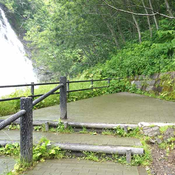オシンコシンの滝 滝の前