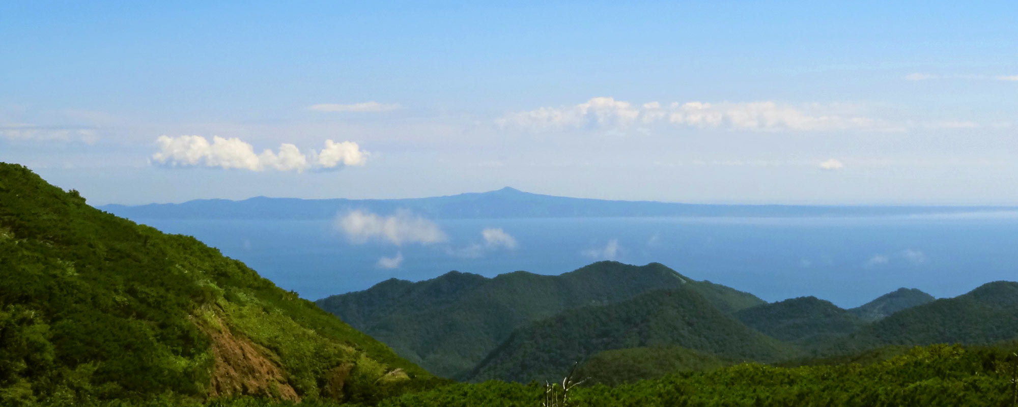 知床峠 国後島