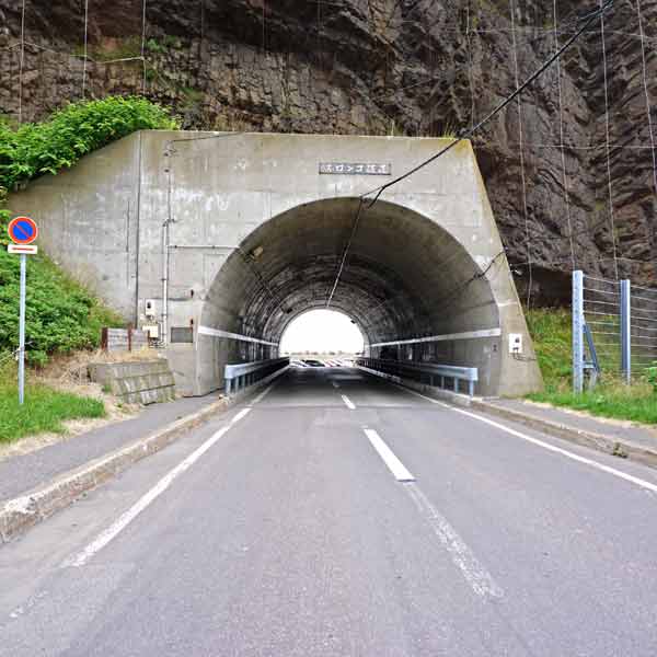 ウトロ地区公設駐車場