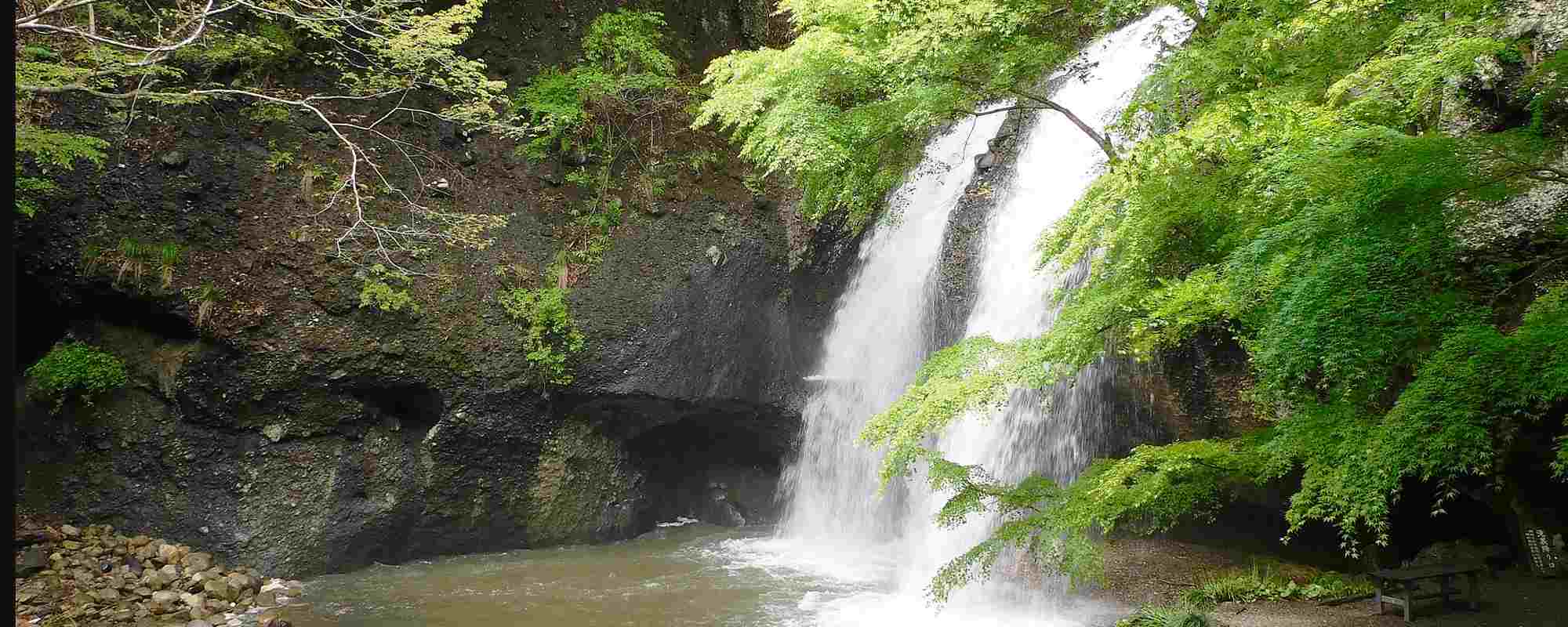 月待の滝