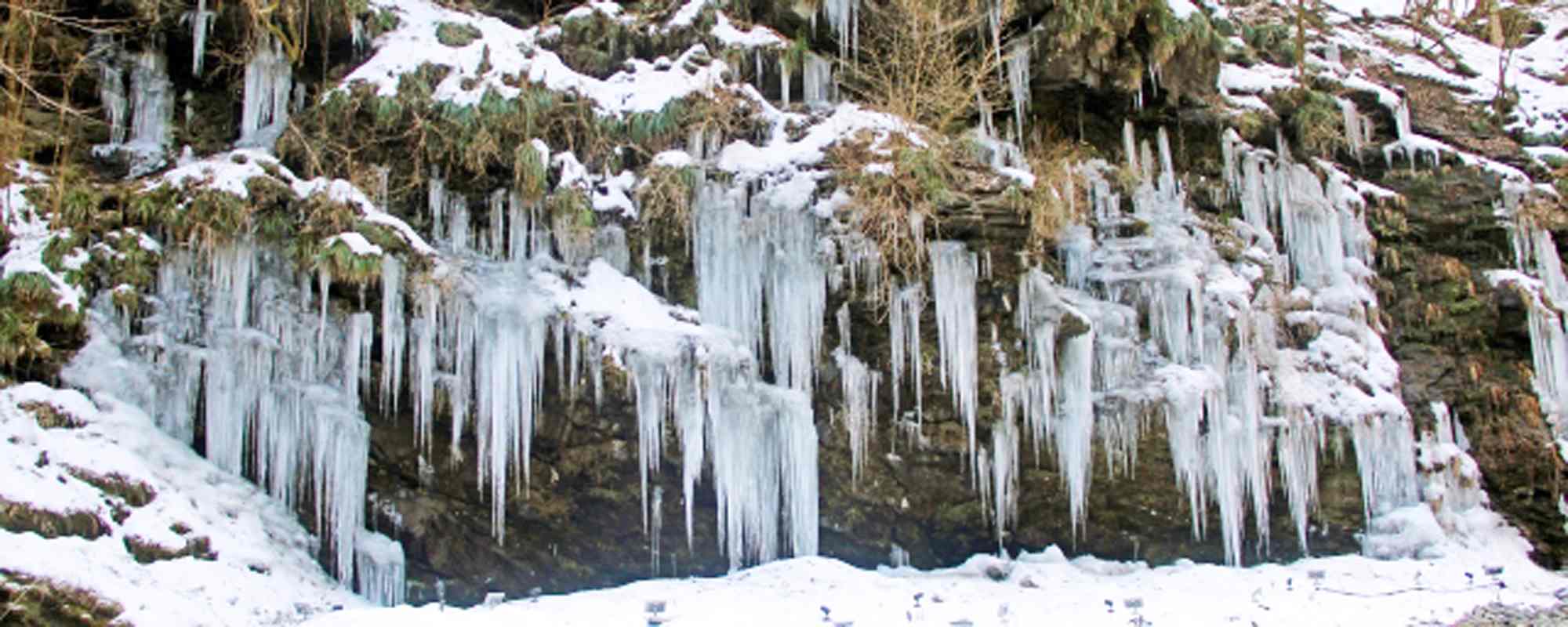 三十槌の氷柱