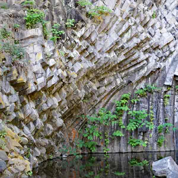 玄武洞公園 柱状節理
