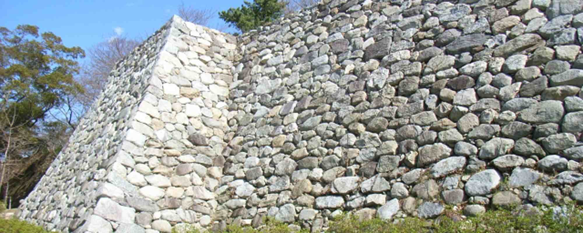 松坂城跡・松坂公園